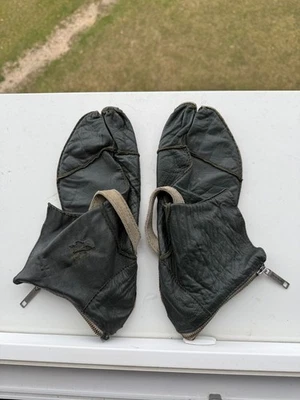 Botas Tabi de cuero hechas a mano (verde oscuro, suela Vibram, correa) Foto 1 de 4