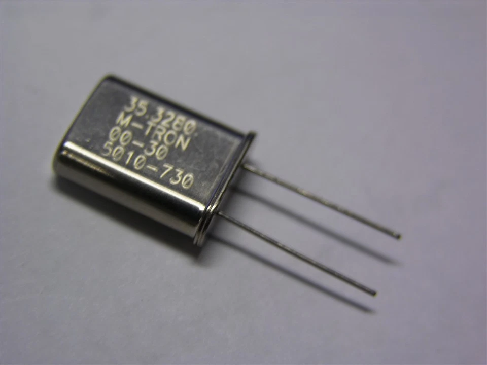 100 M-Tron MTRMP1-35.3280/15PF 35.3280MHz 15pF HC49/U Crystals - Image 1 of 1