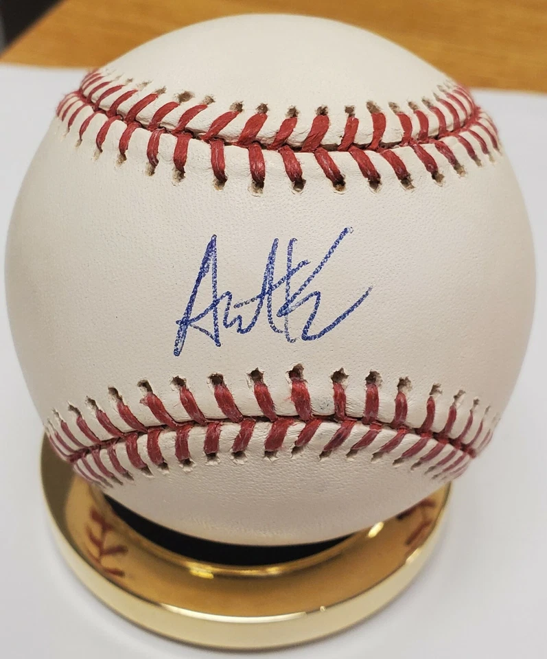 Autographed AUSTIN KEARNS Official Major League Baseball w/COA - Image 1 of 1