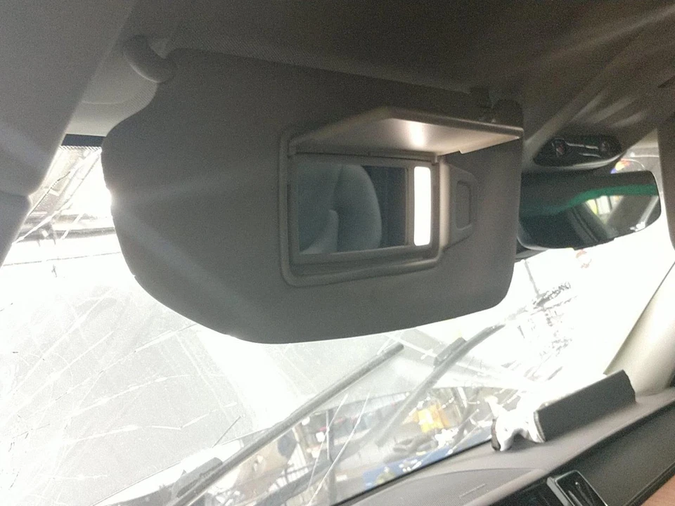 Parasol izquierdo gris original para Volvo XC60 4 puertas Foto 1 de 1