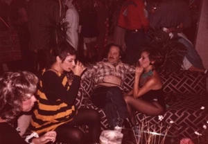 Foto De Colección Adulto Halloween Fiesta Disfraz Abejorro Vaquero Salvaje Oeste Prostituta - Imagen 1 de 1