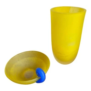 KUNSTGLAS GELB SATINIERT DICK VASE UND SCHALE GLAS MIT KOBALTBLAUEM SCHNECKENGRIFF - Bild 1 von 14
