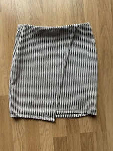 Mini Skirt, Miss Selfridge, Size 8, Black/White Check, Wrap Design - Picture 1 of 5