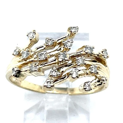 14k Yellow Gold .16 Ct Tw Round Diamond Spray Ring Size 8 - 3.1 Grams - Image 1 of 4