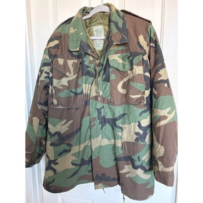 Chaqueta Abrigo Ejército de Estados Unidos Clima Frío Bosque Camuflaje 8415-01-099-7832 Pequeña con Forro Foto 1 de 4