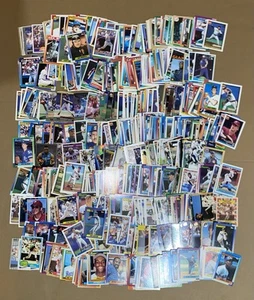 Lote de 3 libras de tarjetas deportivas mixtas vintage de béisbol, fútbol, baloncesto, hockey - Imagen 1 de 4