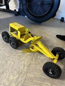 Vintage 1950s Structo Green Road Grader- Come With Detached Blade - Picture 1 of 5