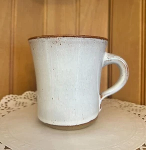 Handcrafted Ceramic Coffee Mug Speckled Stoneware Hidden Frog Artist Signed - Picture 1 of 7