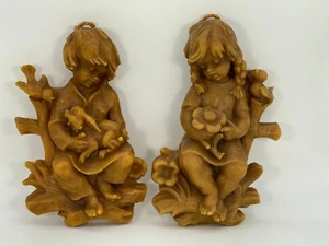 Scultura in cera tedesca intagliata a mano da appendere a parete 2 pezzi bambini coniglietto vintage - Foto 1 di 9