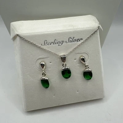 JUEGO DE PENDIENTES Y COLGANTES ESMERALDA CREADOS EN LABORATORIO PLATA .925 - NUEVO CON ETIQUETAS Foto 1 de 4