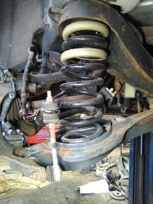 Задняя пневматическая/катушечная пружина 15–19 Lincoln MKC с адаптивной подвеской Ccd  - Изображение 1 из 4