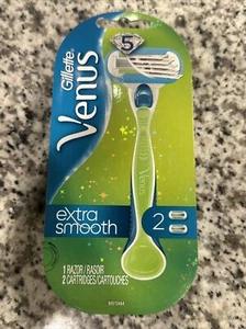 Gillette Venus Razor | Extra Smooth | One Handle And Two Replacement Cartridges - Picture 1 of 2