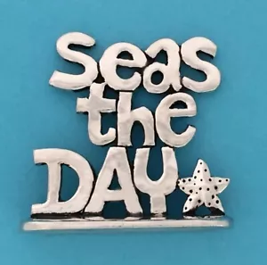 Seas the Day mini insegna peltro piccolo scaffale targa fatta a mano in Canada 2,25 pollici - Foto 1 di 2