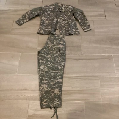 Conjunto Top Pantalones Camuflados Guardia Nacional Ejército de EE. UU. Talla 31-35 Talla Med X Corto Foto 1 de 4