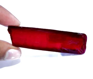 Bella pietra preziosa naturale ruvida certificata 210,20 carati rosso sangue sfaccettatura ruvida - Foto 1 di 5