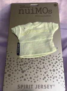 Disney Nuimos Accesorios Conjunto Espíritu Jersey Peluche Muñeca Ropa NUEVO - Imagen 1 de 4