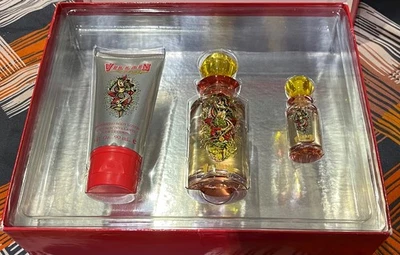 Ed Hardy VILLAIN Christian Audigier 75 ml Edp Spray + 7,5 ml + Juego de regalo de lavado corporal. Nuevo Foto 1 de 4