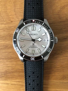 Seiko White Black Bay MOD - 39mm NH35 Movement & 20mm Silicone Tropical Strap - Picture 1 of 12