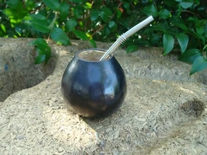 TAZZA DA TÈ YERBA GOURD ARGENTINA MATE CON BOMBILLA DI PAGLIA, Colore Nero - Foto 1 di 3