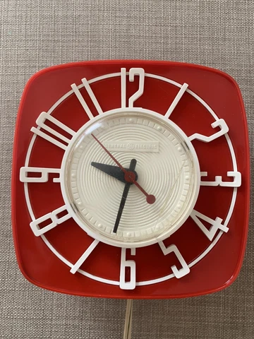 Vtg Mid Century General Electric 2H44 Red Retro Kitchen Hanging Wall Clock WORKS Cover
