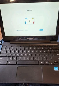 Samsung Chromebook 3 XE500C13 11.6 in. 4GB RAM 32GB HD Intel Celeron N 2.48GHz - Picture 1 of 4