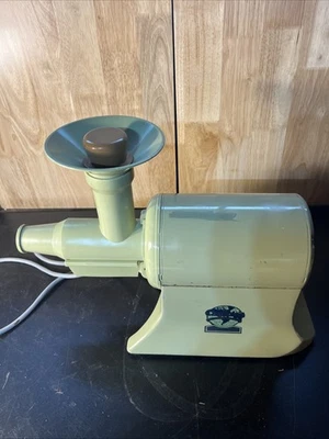 Exprimidor Champion G5-NG-853S World’s Finest Heavy Duty 1/3 HP Exprimidor Verde Funciona Foto 1 de 4