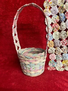Small Pastel Basket with Painted Eggs and Flowers  - Imagen 1 de 4