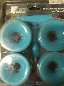 Brandneu 4 STCK. SKATEBOARD ROLLEN Hellblau 1 Satz 60 x 45 mm mit T-Schraubenschlüssel Neu in Verpackung  - Bild 1 von 1