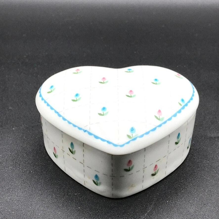 Vintage White Porcelain Heart-Shaped 4" Trinket Ring Dish Floral Pattern Japan - Image 1 of 4