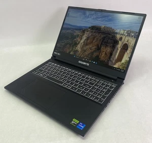 Gigabyte G6 KF 16" (2024) Gaming Laptop - Bild 1 von 10