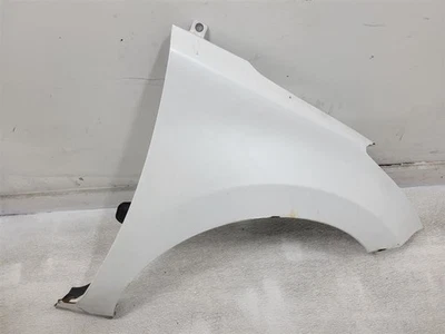 Guardabarros de pasajero Hyundai Elantra 2011-2016 sedán - cuarzo blanco 663213Y000 Foto 1 de 4