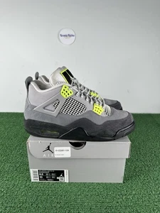Talla 8.5 - Jordan 4 Retro SE Mid Neon 95 - Caja original - Usado - Imagen 1 de 11