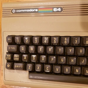 Commodore 64 Computer - Vintage - Tested and Working - Afbeelding 1 van 15