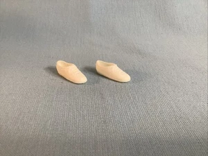 Vintage Barbie Pair White Tennis Shoes Low Top Sneakers Doll Clothes - Picture 1 of 4