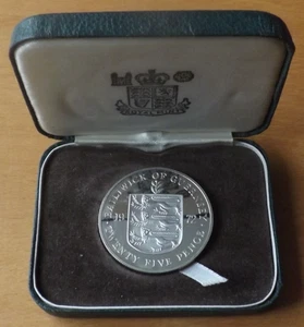 British Guernsey Sterling Silver 25 Pence Coin Proof Grade 1972 Cased Scarce. - Picture 1 of 3