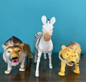 Juguetes Nature World Wild Jungle Boley PVC León, Cebra y Tigre Animales A-50 - Imagen 1 de 12