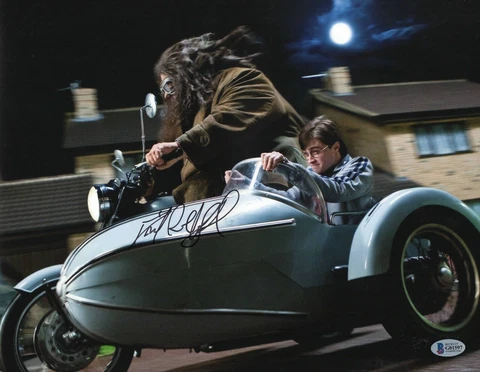DANIEL RADCLIFFE HARRY POTTER SIGNED 11X14 AUTOGRAPHED PHOTO BECKETT BAS COA Cover