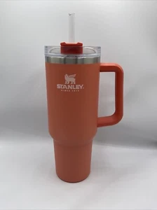 Stanley OG Adventure Series Travel Quencher Becher 40 Unzen Grapefruit/Koralle - Bild 1 von 2