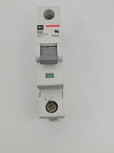 Cutler-Hammer WMS1D20 DIN Rail Circuit Breaker 20 Amp 240VAC 1 Pole 1 Phase WMS - Picture 1 of 2