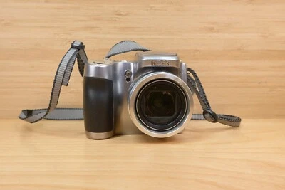 Kodak Easyshare Z740 5 MP Digital Camera, 10x Optical Zoom - Image 1 of 4