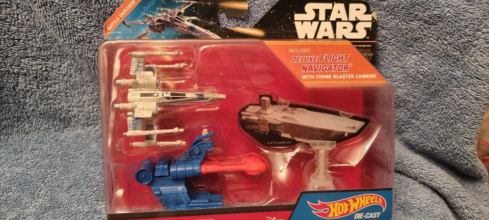 Hot Wheels Custom VOLKSWAGEN Hauler Brown Type2 VW T1 Track Stars on Card