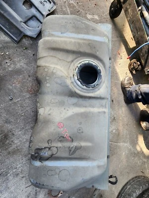 Lincoln Town Car 2003 2004 2005 2006 2007 2008 tanque de combustible Foto 1 de 2