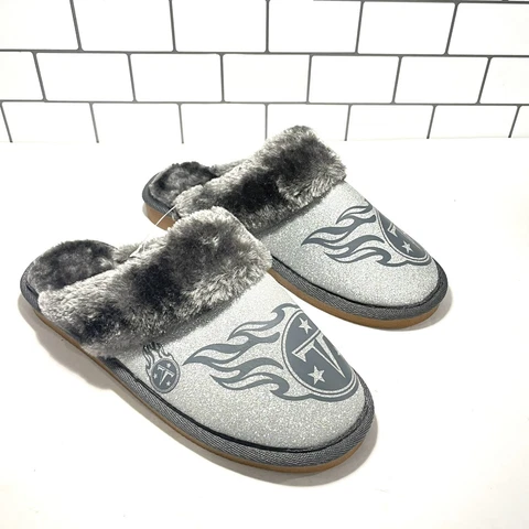 FOCO NFL TEAM TENNESSEE Titans Logo on Slippers WOMENS L 9-10 NEW Fluffy shoes Cover