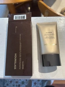 Sealed Hourglass Illusion Hyaluronic Skin Tint Foundation | NUDE | 1 oz (30 ml) - Bild 1 von 6