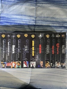 Brand New Oliver Stone 11 Tape Vhs Collection Box Set Very HTF Rare Item. Mint - Bild 1 von 5