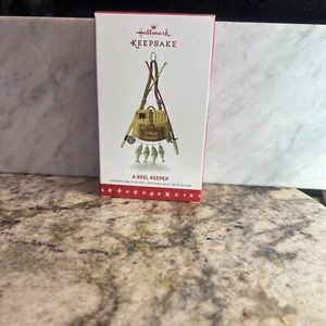 A Reel Keeper Fishing 2016 Hallmark Keepsake Christmas Tree Ornament - Picture 1 of 2