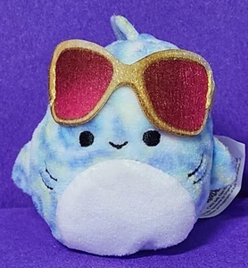 Squishmallows Squishville Blind Capsule Series 9 Luther the Shark 2" + Accessory - Picture 1 of 2