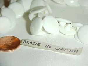 100 VINTAGE WHITE "PIECBLAU" GLASS JAPAN 15mm. BUTTONS d632 - Picture 1 of 3