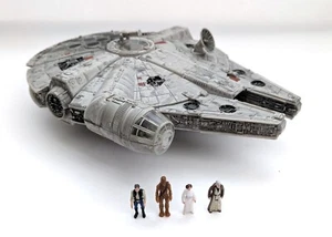2022 Star Wars Micro Galaxy Squadron Millennium Falcon & Figures Complete - Picture 1 of 9