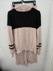 Women's 2 Piece Knit Top & Flared leg Pants Set Size S Black/Beige - Picture 1 of 5
